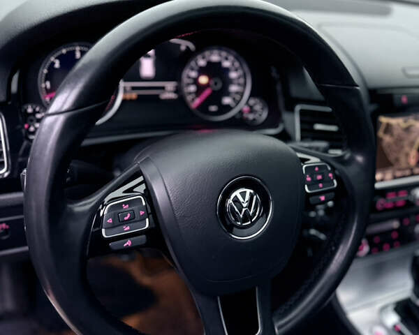 Черный Фольксваген Туарег, объемом двигателя 4.13 л и пробегом 211 тыс. км за 13999 $, фото 9 на Automoto.ua