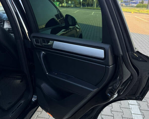 Чорний Фольксваген Туарег, об'ємом двигуна 2.97 л та пробігом 277 тис. км за 23300 $, фото 17 на Automoto.ua