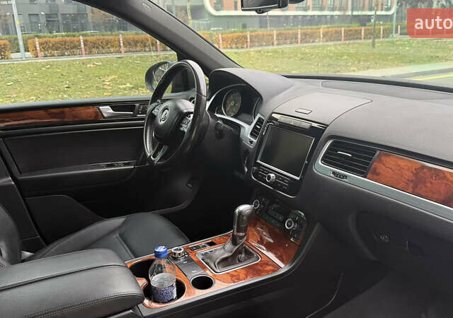 Черный Фольксваген Туарег, объемом двигателя 3 л и пробегом 220 тыс. км за 19700 $, фото 23 на Automoto.ua