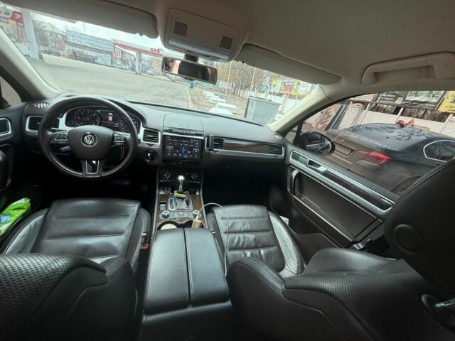 Черный Фольксваген Туарег, объемом двигателя 3 л и пробегом 330 тыс. км за 16200 $, фото 7 на Automoto.ua