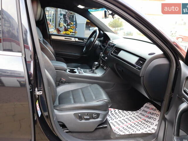 Черный Фольксваген Туарег, объемом двигателя 3 л и пробегом 284 тыс. км за 17800 $, фото 39 на Automoto.ua