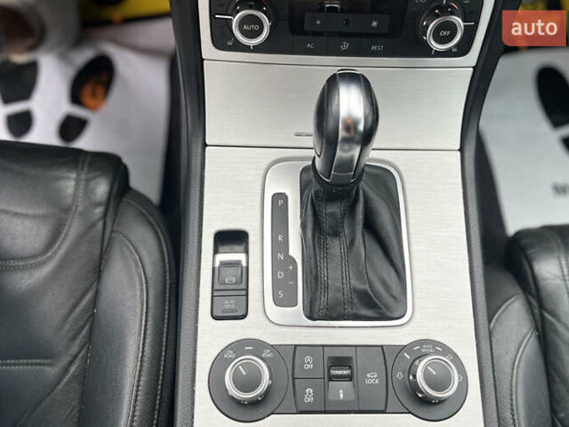 Черный Фольксваген Туарег, объемом двигателя 2.97 л и пробегом 370 тыс. км за 17800 $, фото 21 на Automoto.ua