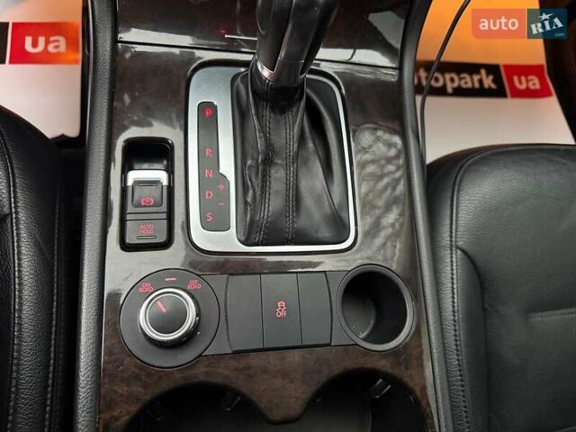 Черный Фольксваген Туарег, объемом двигателя 3 л и пробегом 308 тыс. км за 16490 $, фото 25 на Automoto.ua