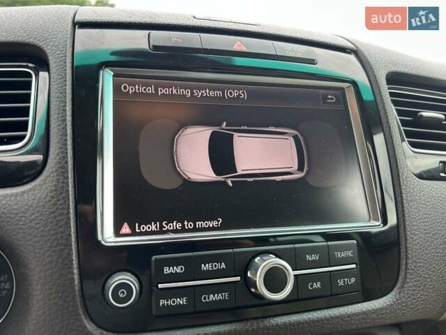 Черный Фольксваген Туарег, объемом двигателя 2.97 л и пробегом 299 тыс. км за 18700 $, фото 21 на Automoto.ua