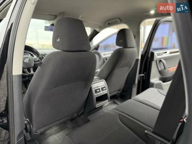 Черный Фольксваген Туарег, объемом двигателя 3 л и пробегом 207 тыс. км за 15700 $, фото 26 на Automoto.ua