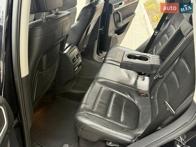 Черный Фольксваген Туарег, объемом двигателя 2.97 л и пробегом 278 тыс. км за 20500 $, фото 60 на Automoto.ua