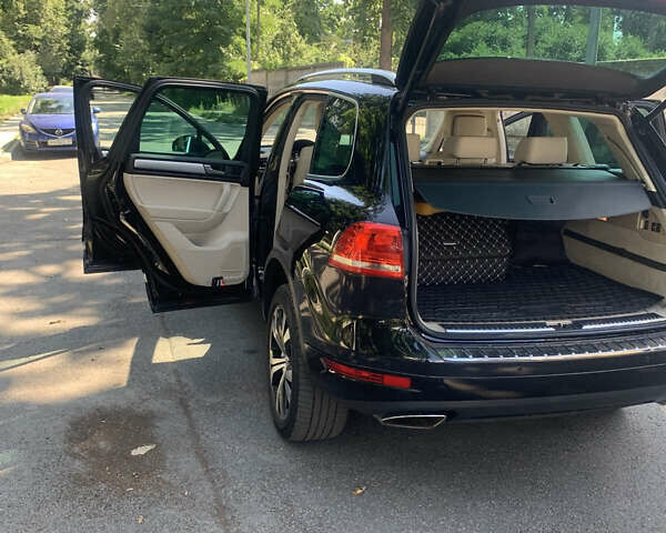 Чорний Фольксваген Туарег, об'ємом двигуна 3 л та пробігом 269 тис. км за 19999 $, фото 7 на Automoto.ua