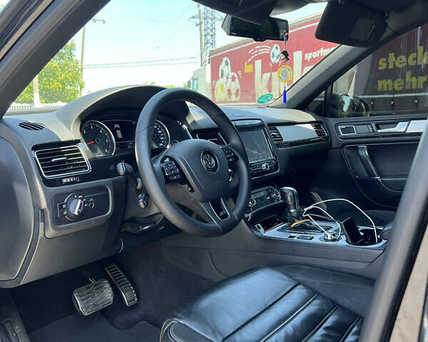 Чорний Фольксваген Туарег, об'ємом двигуна 2.97 л та пробігом 315 тис. км за 23000 $, фото 11 на Automoto.ua