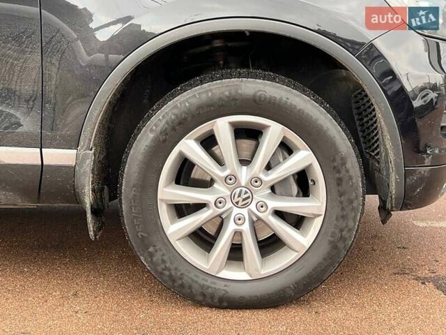 Чорний Фольксваген Туарег, об'ємом двигуна 3 л та пробігом 433 тис. км за 16700 $, фото 16 на Automoto.ua