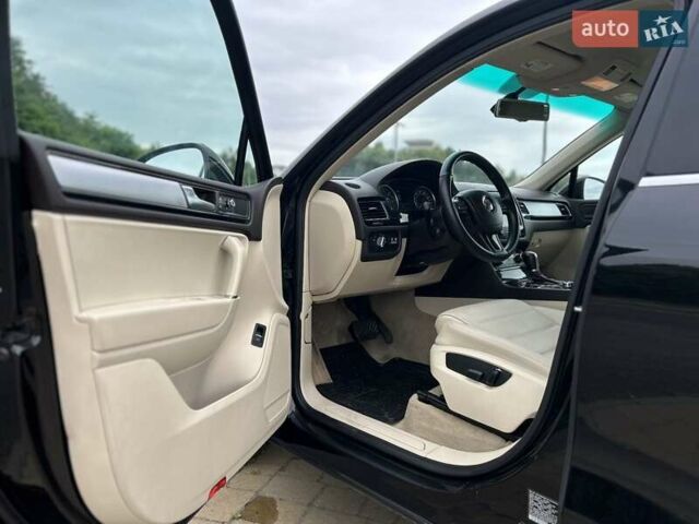 Черный Фольксваген Туарег, объемом двигателя 2.97 л и пробегом 299 тыс. км за 18700 $, фото 14 на Automoto.ua