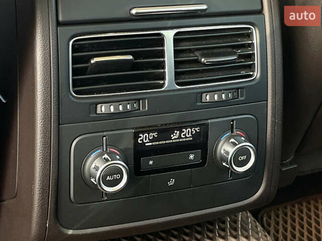 Черный Фольксваген Туарег, объемом двигателя 2.97 л и пробегом 183 тыс. км за 20750 $, фото 12 на Automoto.ua