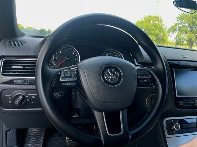 Чорний Фольксваген Туарег, об'ємом двигуна 3 л та пробігом 275 тис. км за 17900 $, фото 20 на Automoto.ua