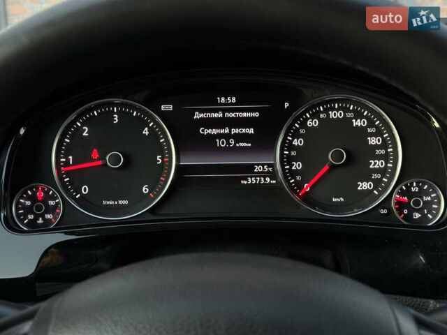 Чорний Фольксваген Туарег, об'ємом двигуна 2.97 л та пробігом 280 тис. км за 14999 $, фото 11 на Automoto.ua