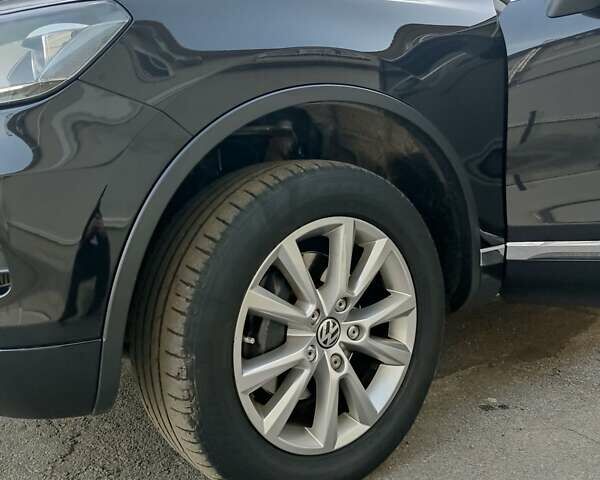 Черный Фольксваген Туарег, объемом двигателя 2.97 л и пробегом 148 тыс. км за 19500 $, фото 16 на Automoto.ua