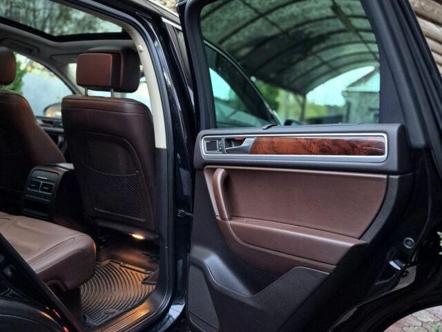 Черный Фольксваген Туарег, объемом двигателя 3 л и пробегом 250 тыс. км за 17300 $, фото 11 на Automoto.ua