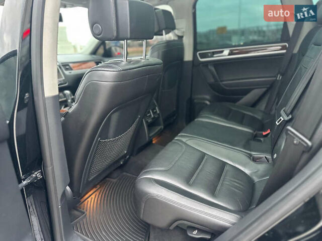 Черный Фольксваген Туарег, объемом двигателя 2.97 л и пробегом 335 тыс. км за 15500 $, фото 12 на Automoto.ua