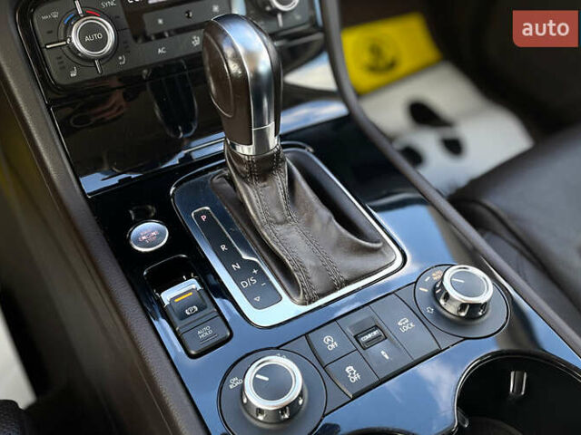 Черный Фольксваген Туарег, объемом двигателя 2.97 л и пробегом 183 тыс. км за 20750 $, фото 11 на Automoto.ua