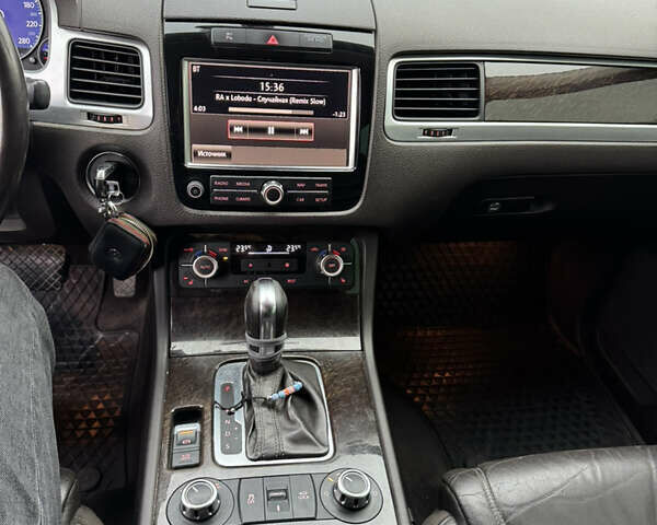 Черный Фольксваген Туарег, объемом двигателя 2.97 л и пробегом 160 тыс. км за 21000 $, фото 7 на Automoto.ua