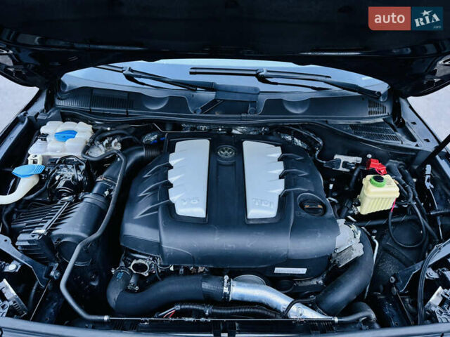 Чорний Фольксваген Туарег, об'ємом двигуна 2.97 л та пробігом 264 тис. км за 18300 $, фото 21 на Automoto.ua