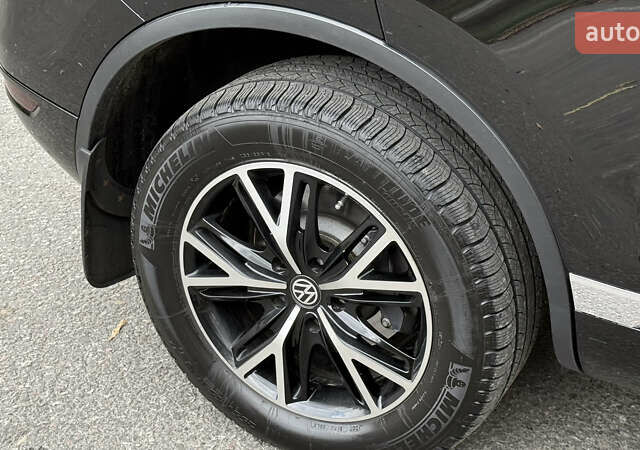 Чорний Фольксваген Туарег, об'ємом двигуна 2.97 л та пробігом 238 тис. км за 21800 $, фото 15 на Automoto.ua