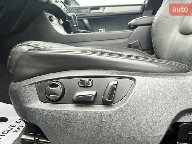 Черный Фольксваген Туарег, объемом двигателя 2.97 л и пробегом 370 тыс. км за 17800 $, фото 13 на Automoto.ua