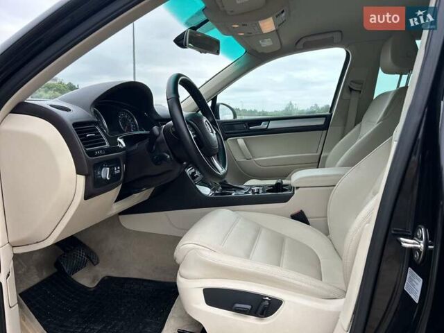 Черный Фольксваген Туарег, объемом двигателя 2.97 л и пробегом 299 тыс. км за 18700 $, фото 17 на Automoto.ua