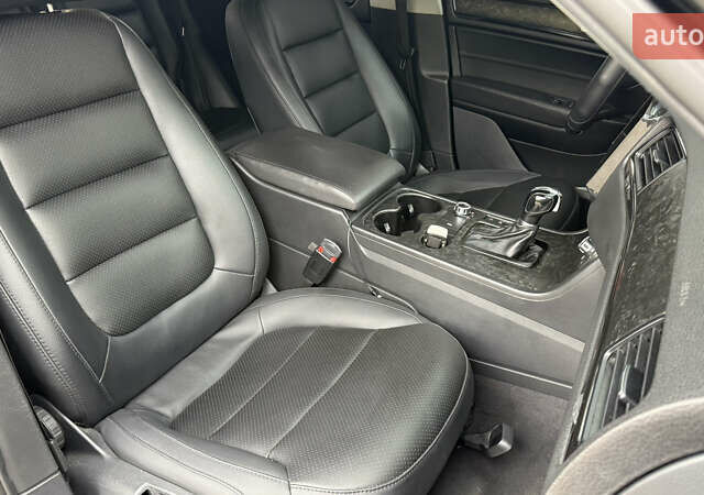 Чорний Фольксваген Туарег, об'ємом двигуна 2.97 л та пробігом 238 тис. км за 21800 $, фото 27 на Automoto.ua