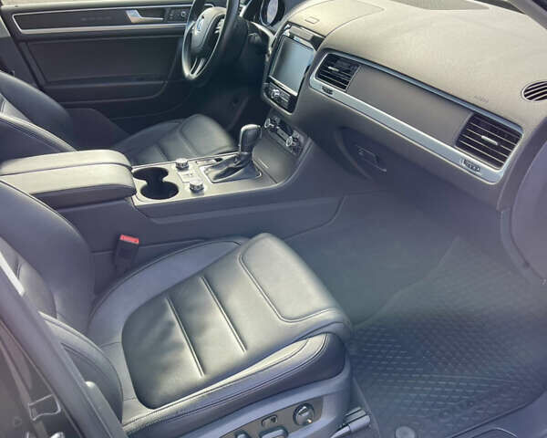 Чорний Фольксваген Туарег, об'ємом двигуна 3 л та пробігом 91 тис. км за 29900 $, фото 30 на Automoto.ua