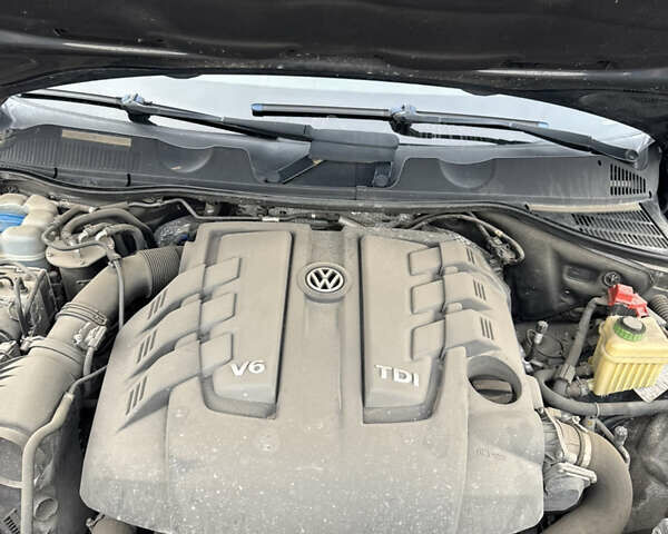 Черный Фольксваген Туарег, объемом двигателя 2.97 л и пробегом 160 тыс. км за 21000 $, фото 6 на Automoto.ua