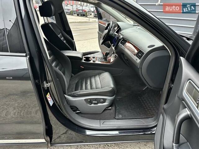 Черный Фольксваген Туарег, объемом двигателя 3 л и пробегом 225 тыс. км за 15650 $, фото 41 на Automoto.ua