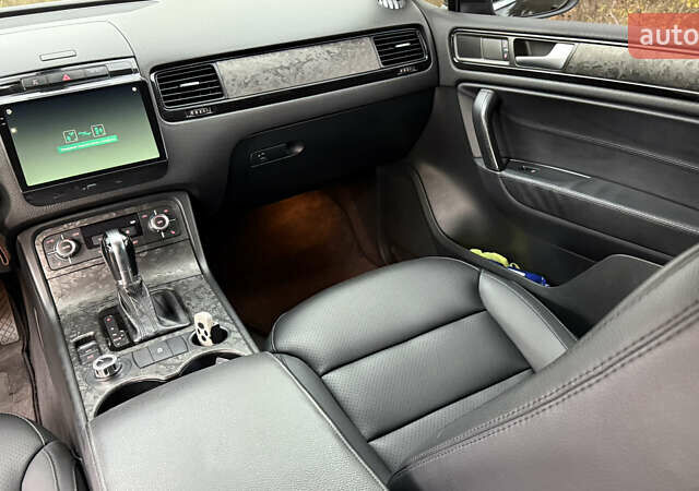 Чорний Фольксваген Туарег, об'ємом двигуна 2.97 л та пробігом 238 тис. км за 21800 $, фото 38 на Automoto.ua