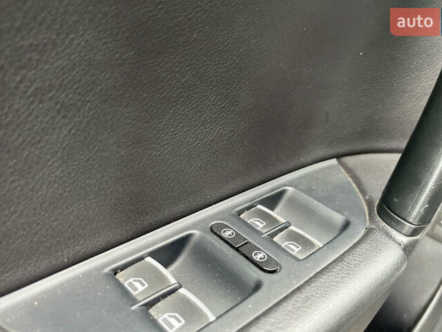 Черный Фольксваген Туарег, объемом двигателя 2.97 л и пробегом 370 тыс. км за 17800 $, фото 9 на Automoto.ua