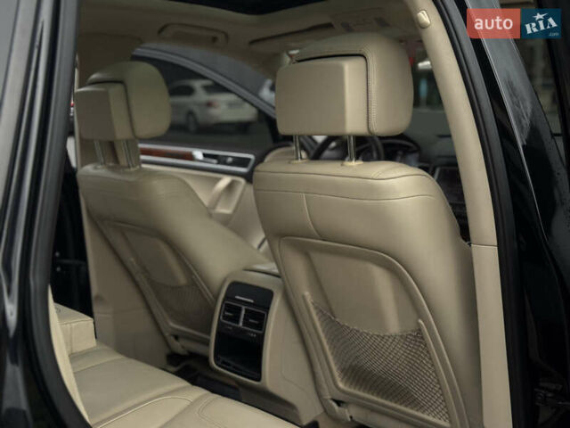 Черный Фольксваген Туарег, объемом двигателя 2.97 л и пробегом 310 тыс. км за 15200 $, фото 55 на Automoto.ua