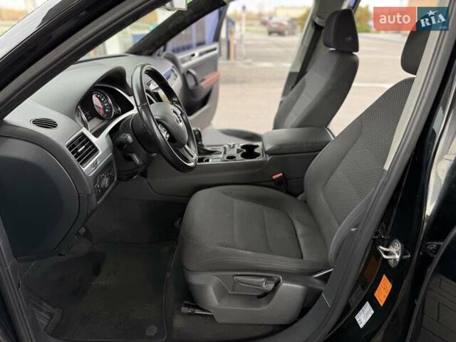 Черный Фольксваген Туарег, объемом двигателя 3 л и пробегом 207 тыс. км за 15700 $, фото 17 на Automoto.ua