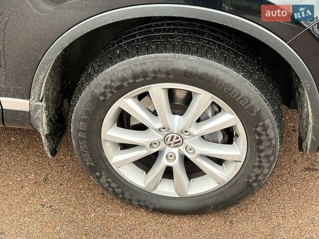 Чорний Фольксваген Туарег, об'ємом двигуна 3 л та пробігом 433 тис. км за 16700 $, фото 15 на Automoto.ua