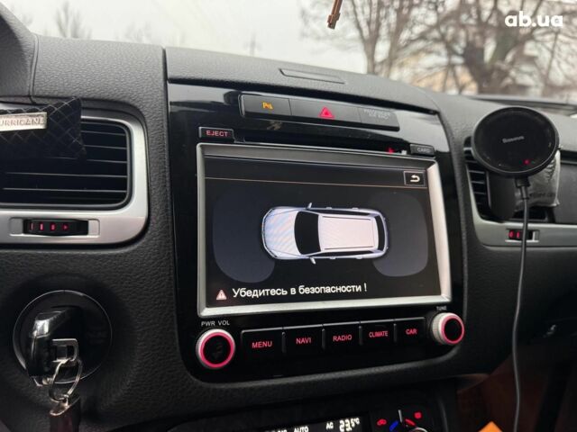 Черный Фольксваген Туарег, объемом двигателя 3 л и пробегом 308 тыс. км за 16490 $, фото 28 на Automoto.ua