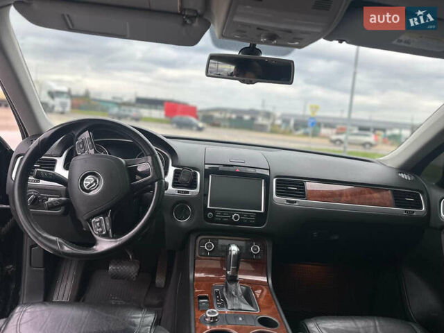 Черный Фольксваген Туарег, объемом двигателя 2.97 л и пробегом 335 тыс. км за 15500 $, фото 13 на Automoto.ua