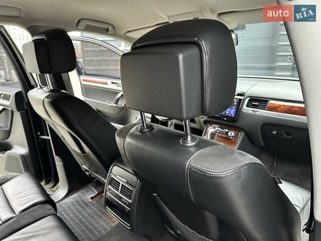 Черный Фольксваген Туарег, объемом двигателя 3 л и пробегом 225 тыс. км за 15650 $, фото 51 на Automoto.ua