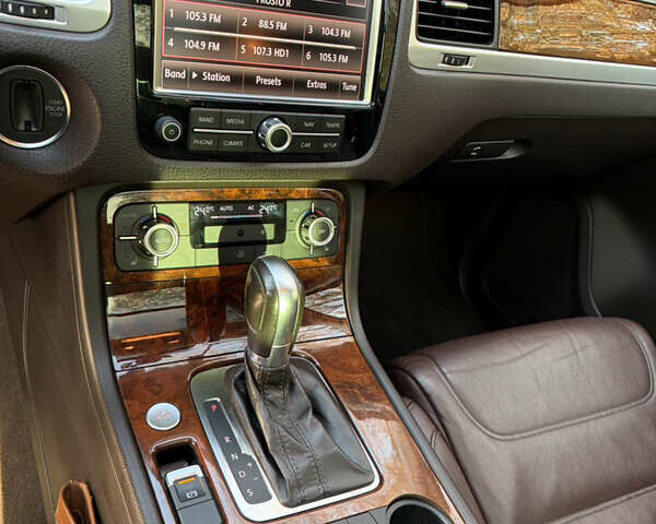 Чорний Фольксваген Туарег, об'ємом двигуна 2.97 л та пробігом 222 тис. км за 20000 $, фото 7 на Automoto.ua