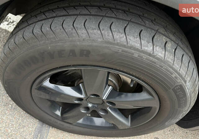 Чорний Фольксваген Туарег, об'ємом двигуна 2.97 л та пробігом 238 тис. км за 17300 $, фото 23 на Automoto.ua