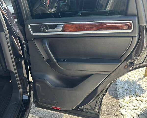 Черный Фольксваген Туарег, объемом двигателя 2.97 л и пробегом 273 тыс. км за 19300 $, фото 14 на Automoto.ua