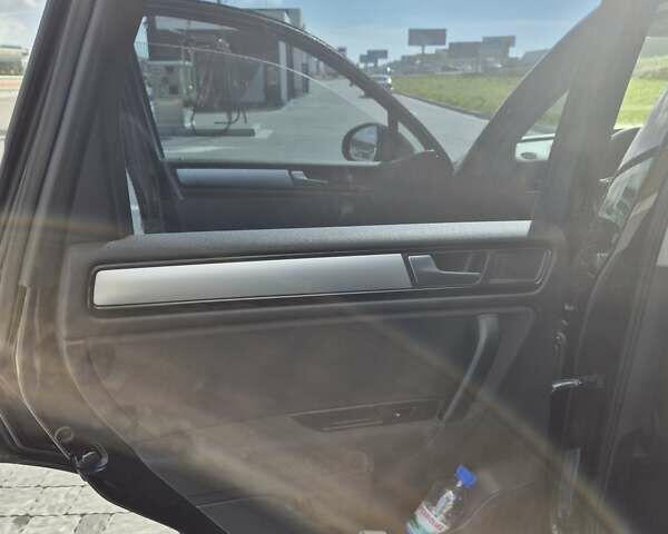 Чорний Фольксваген Туарег, об'ємом двигуна 2.97 л та пробігом 196 тис. км за 18500 $, фото 18 на Automoto.ua