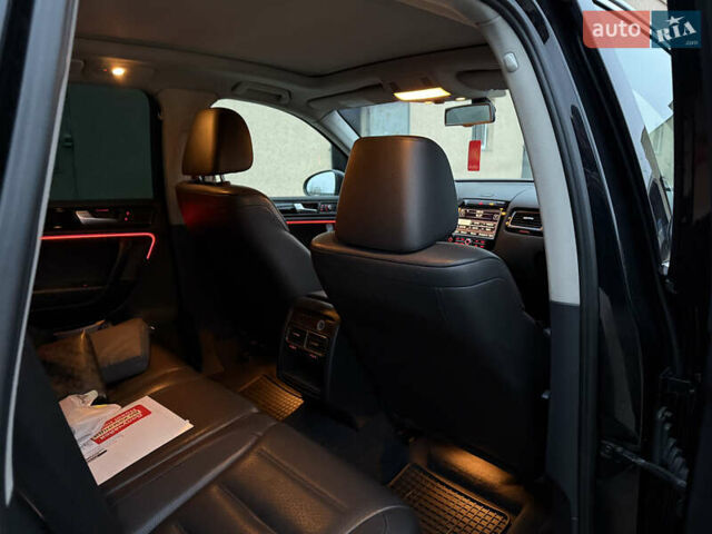 Черный Фольксваген Туарег, объемом двигателя 3 л и пробегом 285 тыс. км за 13800 $, фото 9 на Automoto.ua