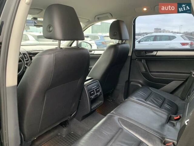 Черный Фольксваген Туарег, объемом двигателя 2.97 л и пробегом 198 тыс. км за 18000 $, фото 30 на Automoto.ua