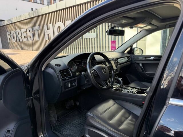 Чорний Фольксваген Туарег, об'ємом двигуна 3 л та пробігом 187 тис. км за 13800 $, фото 5 на Automoto.ua