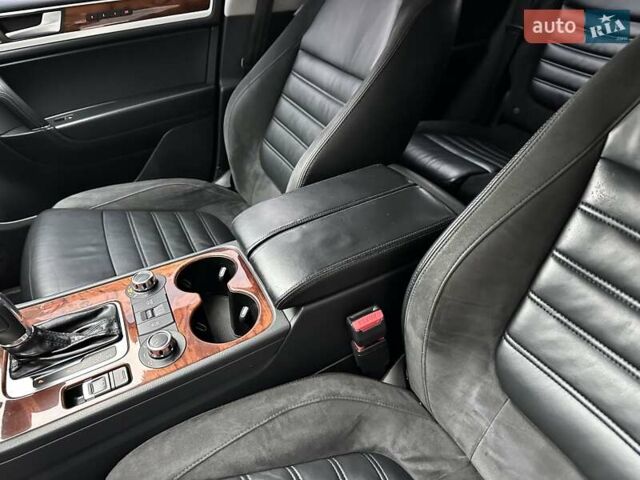 Черный Фольксваген Туарег, объемом двигателя 3 л и пробегом 225 тыс. км за 15650 $, фото 67 на Automoto.ua