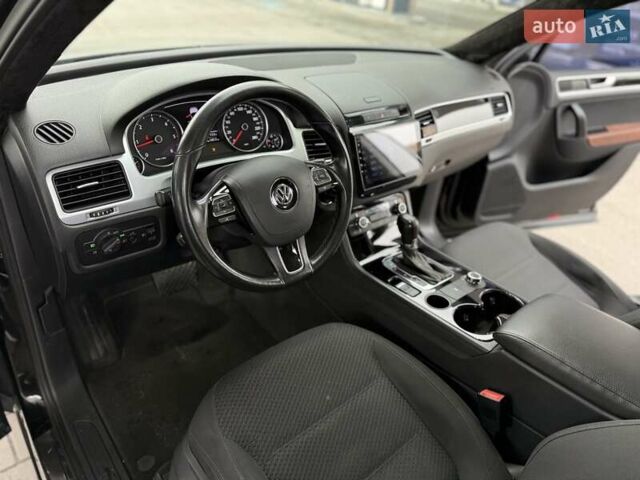Черный Фольксваген Туарег, объемом двигателя 3 л и пробегом 207 тыс. км за 15700 $, фото 16 на Automoto.ua