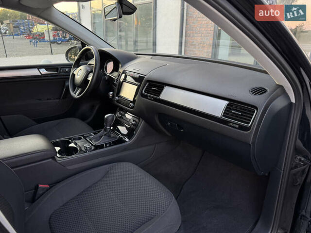 Чорний Фольксваген Туарег, об'ємом двигуна 2.97 л та пробігом 280 тис. км за 14999 $, фото 27 на Automoto.ua