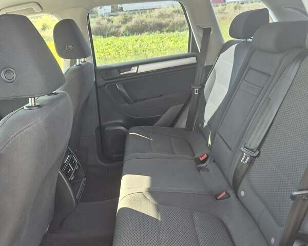 Чорний Фольксваген Туарег, об'ємом двигуна 2.97 л та пробігом 196 тис. км за 18500 $, фото 16 на Automoto.ua