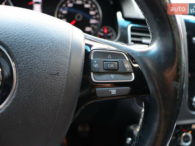 Черный Фольксваген Туарег, объемом двигателя 3 л и пробегом 284 тыс. км за 17800 $, фото 22 на Automoto.ua